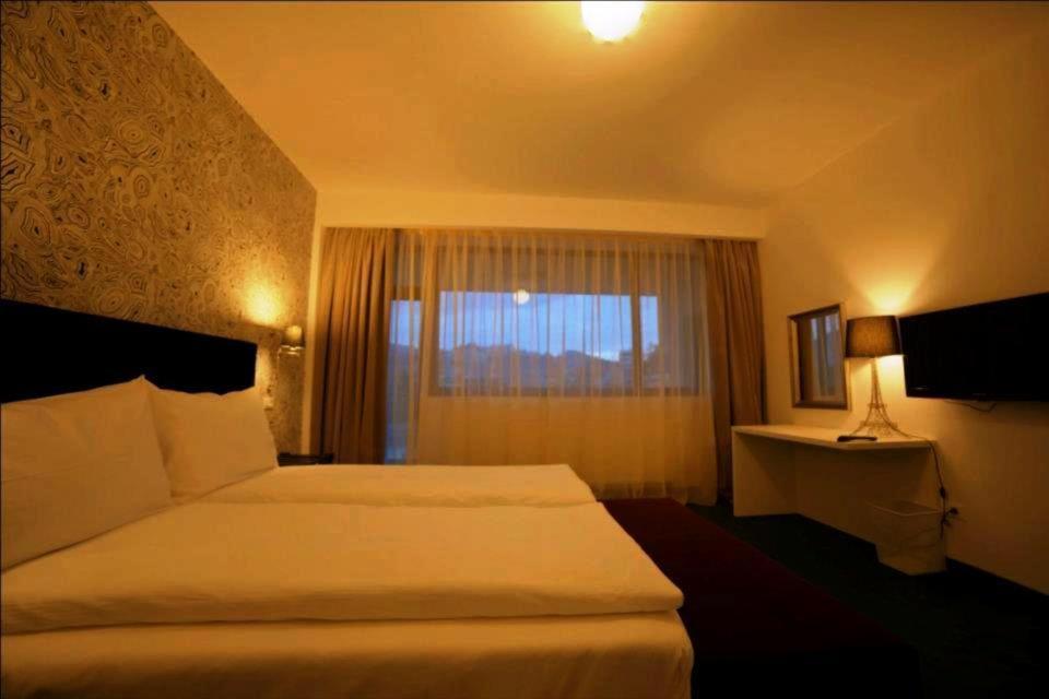 Apart Hotel Vlad Tepes Brasov Luaran gambar